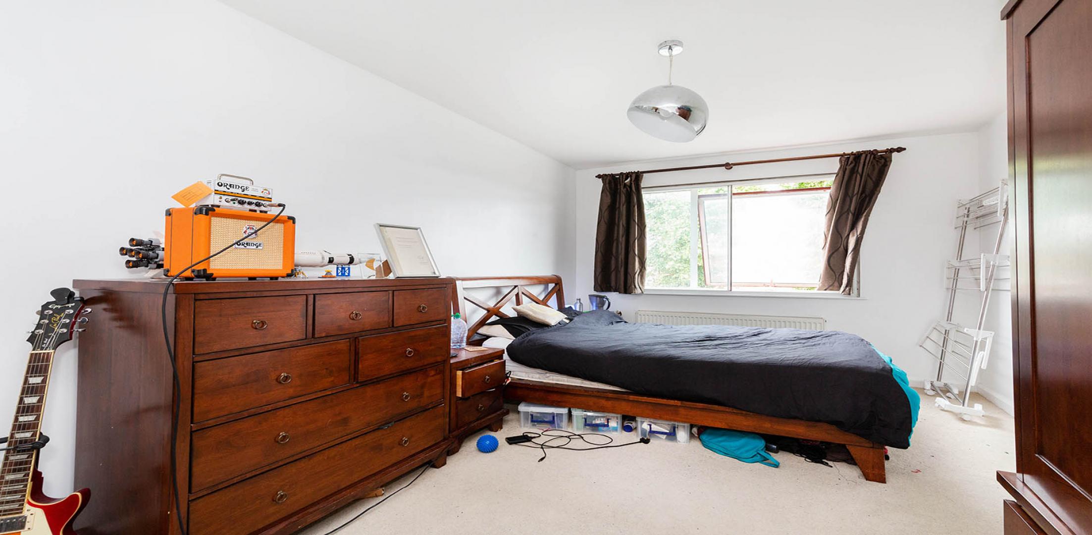 			2 Bedroom, 1 bath, 1 reception Flat			 West End Lane, WEST HAMPSTEAD